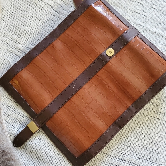 New Tuscan Designs Brown/Tan Croco Print Leather Jewelry or Pencil Roll. D-074 - Picture 12 of 12